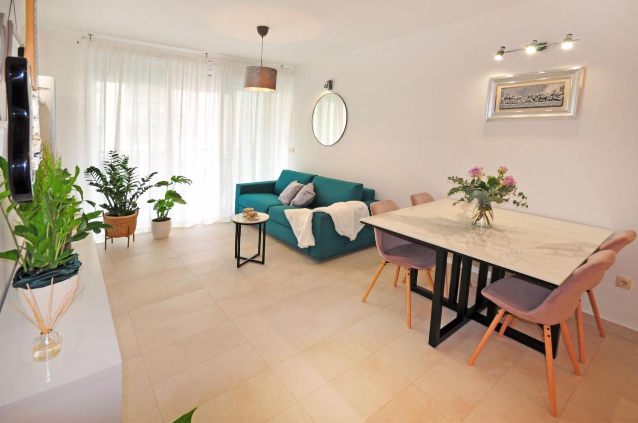 Family Apartment Noel - Omiš Dış mekan fotoğraf