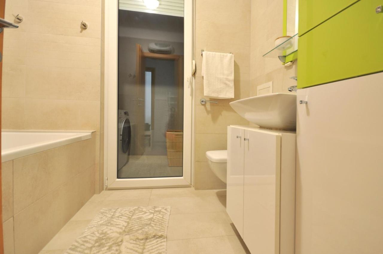Family Apartment Noel - Omiš Dış mekan fotoğraf