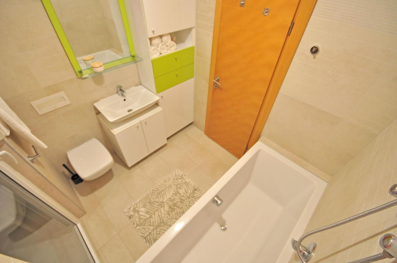 Family Apartment Noel - Omiš Dış mekan fotoğraf